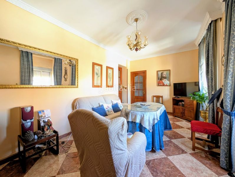 Foto 729ca3c1-59c6-42a6-9804-9f8fd99c3476. Casa amb aparcament a Loja