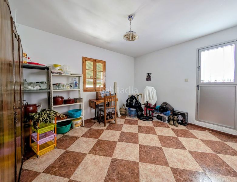 Foto a59ca9db-a590-449b-a01a-15e3b6461523. Casa amb aparcament a Loja