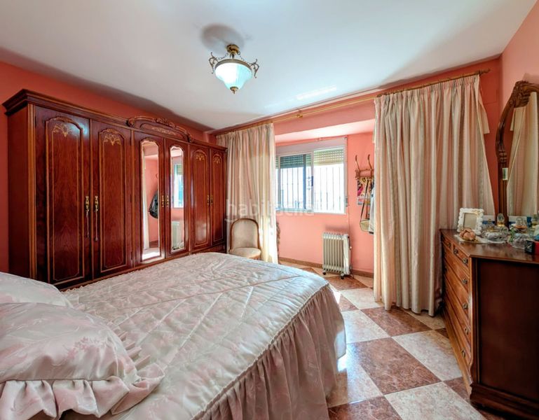 Foto e90954fb-a32b-43e5-89e6-4abb9dd81323. Casa amb aparcament a Loja