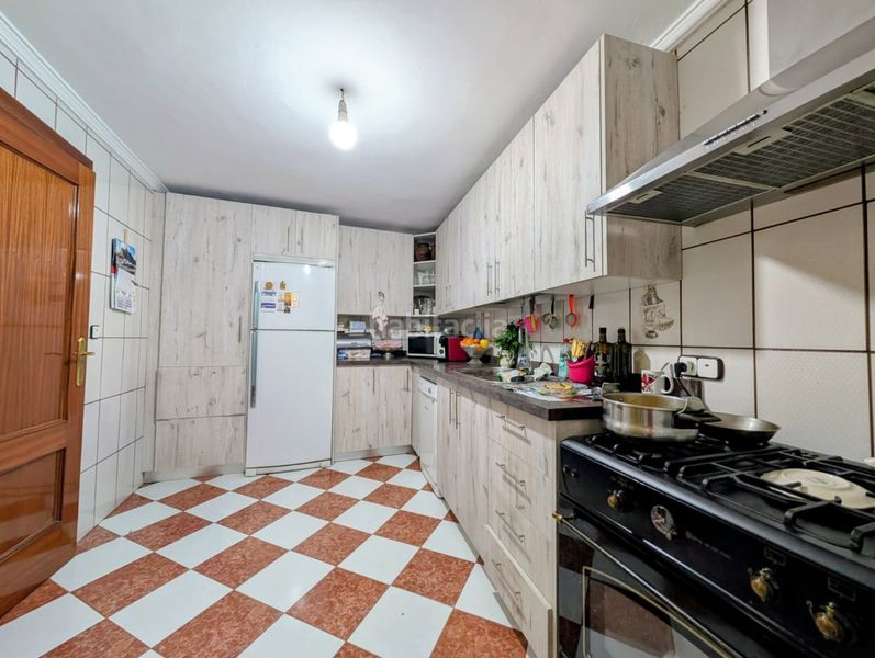 Foto bec2f757-a0ff-46f6-8098-867bc63d1625. Casa a Montefrío