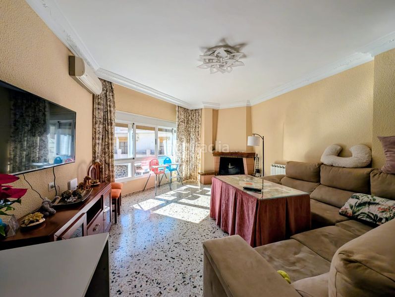 Foto ac3c253e-a622-4874-b68b-aacefa373913. Casa amb aparcament a Loja