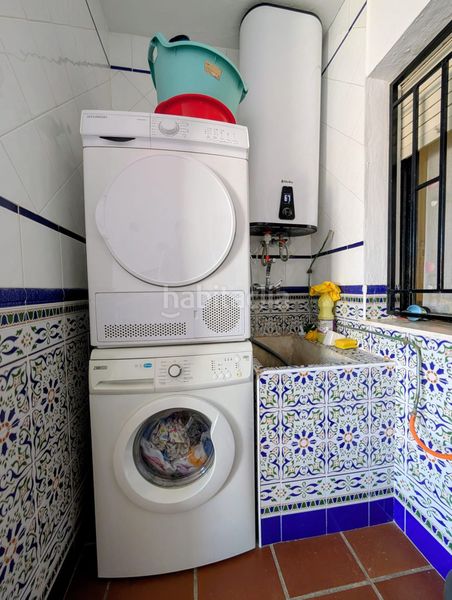 Foto e816bc31-b2b8-4e1f-b974-6f4b7e335c2f. Casa amb aparcament a Loja