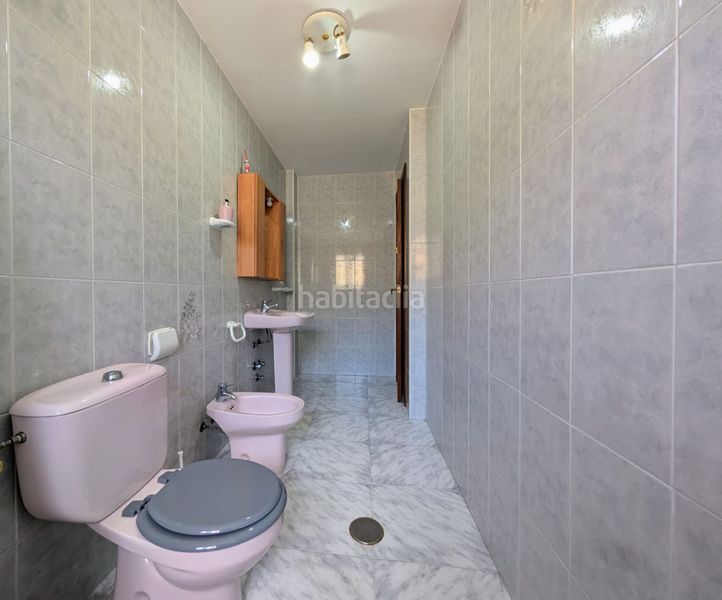 Foto 90406f90-15c8-4cb8-b5e3-56d9752b2f1a. Pis a Loja