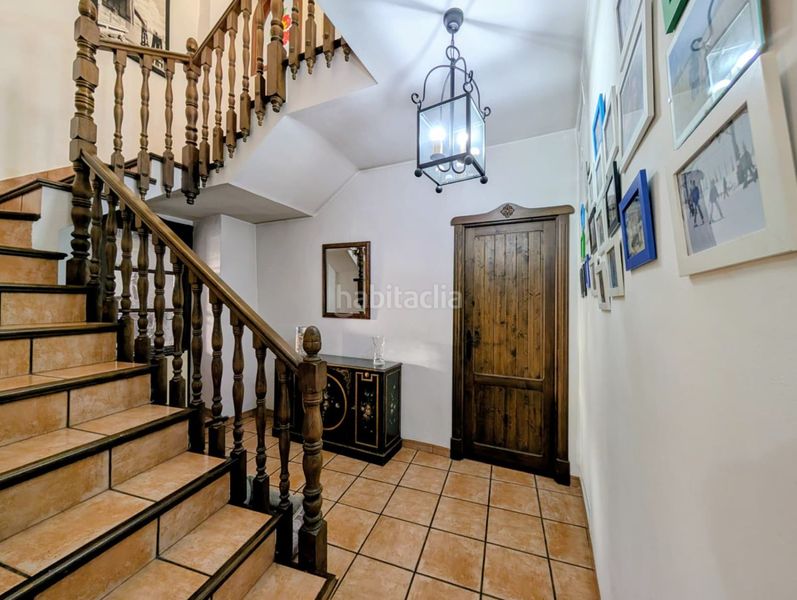 Foto 5fa2f136-23d6-4c29-a1e6-80ddc3f30ab3. Casa amb aparcament a Loja