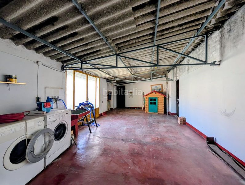 Foto f5d5bc0c-3c5a-4318-87da-726e7d518e13. Casa amb aparcament a Loja