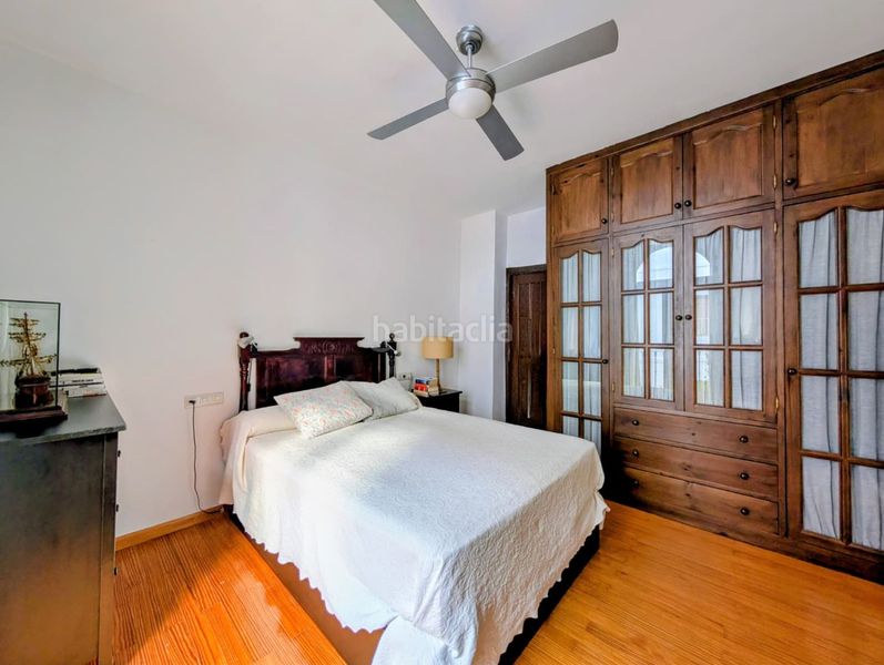 Foto f926d873-f697-499e-8473-3606b2e7c344. Casa amb aparcament a Loja