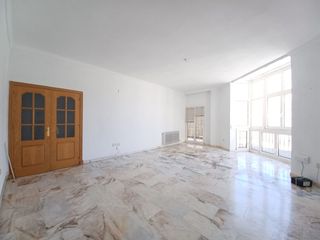 Flat in Loja. Piso en venta en centro, 4 dormitorios.