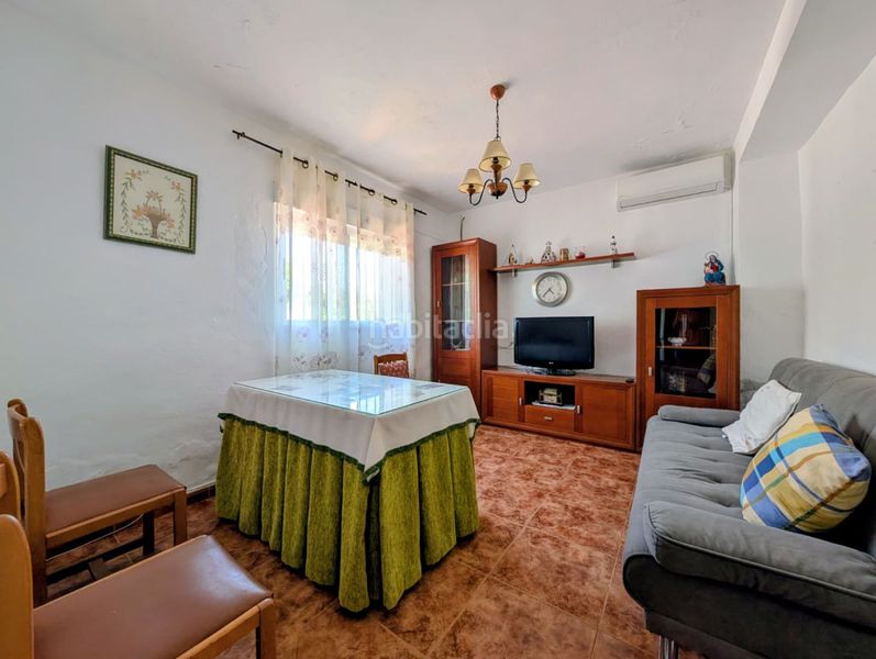 Foto f743d2df-1bbe-4935-b281-70720e30c821. Casa a Loja
