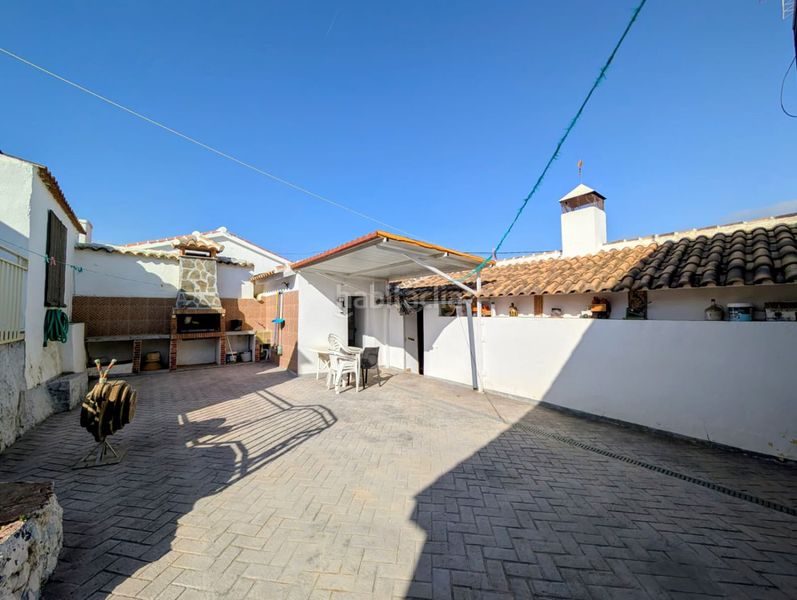 Foto 62919cc3-e916-43b6-8ab9-1421e179bfc2. Casa amb aparcament piscina a Loja