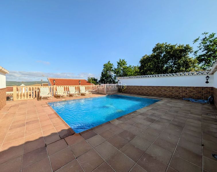 Foto eb569c41-b3e4-46e0-99fe-ba6fc4a24529. Casa amb aparcament piscina a Loja