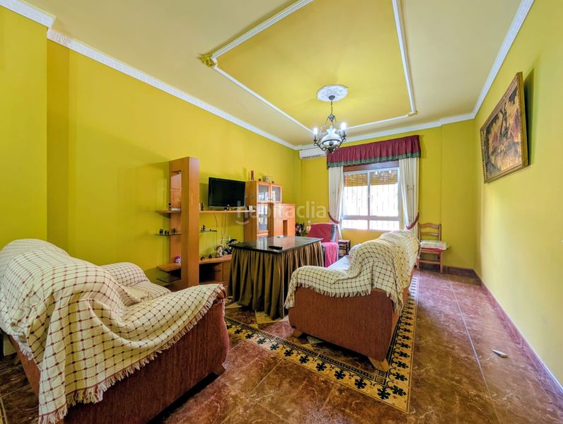 Foto 1c5deb61-f4d9-4d7c-aed0-3d0c0d65c7d6. Casa amb calefacció aparcament a Loja