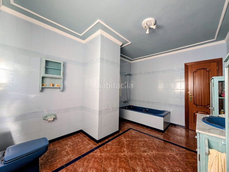 Foto f9f69834-5fae-4621-959e-d8128924b388. Casa amb calefacció aparcament a Loja
