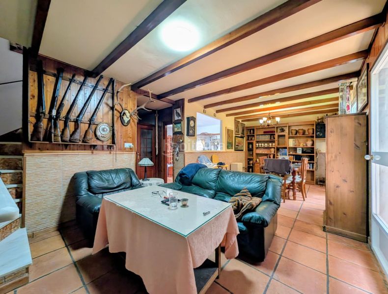 Foto 2bd45886-8d05-4080-ba64-d8579fbc79cc. Casa amb aparcament a Loja