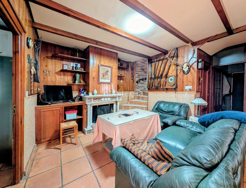 Foto a73111fa-6f07-47cf-baad-6a67848a7194. Casa amb aparcament a Loja