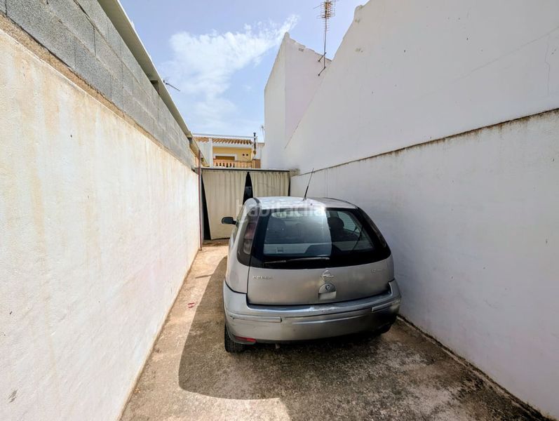 Foto e4e7bac5-c94f-4aed-bdb0-3fdd2f8f9034. Casa amb aparcament a Loja