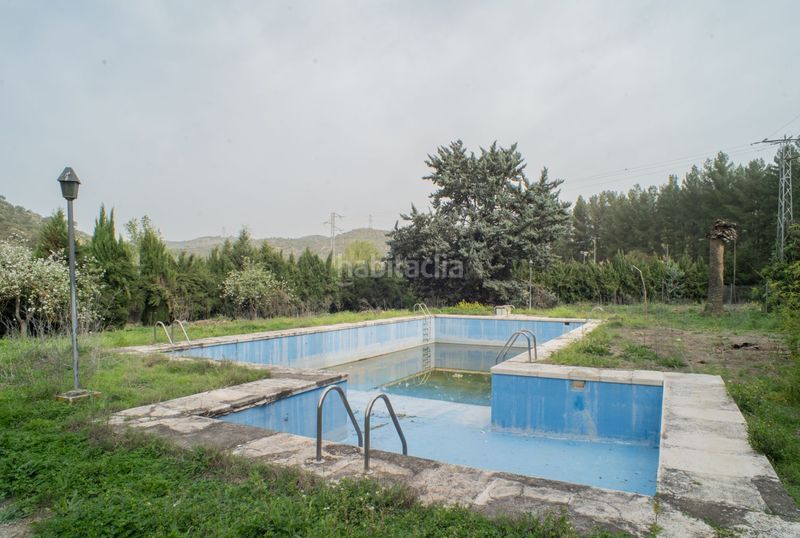 Foto 300f20d8-35ac-434e-b650-2974b48ef572. Xalet amb aparcament piscina a Loja