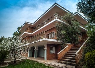Chalet  Escuelas de la venta, villa luz. Chalet en venta en venta santa bárbara, 9 dormitorios.