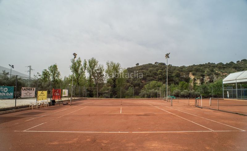 Foto c8f6b9d2-1f50-4d2c-b60d-8f690d4cdbfb. Xalet amb aparcament piscina a Loja