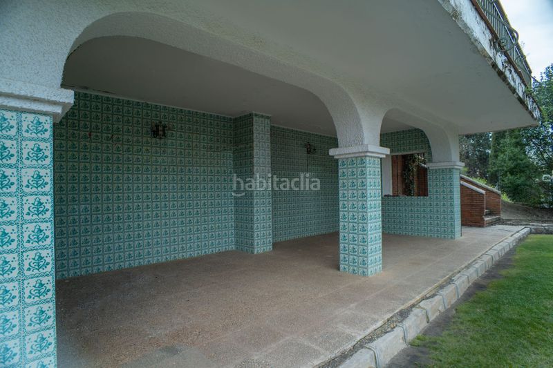 Foto d9f164de-1e9c-4db6-bcef-55278fe42343. Xalet amb aparcament piscina a Loja