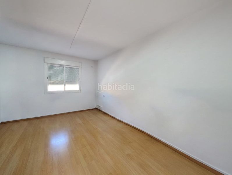 Foto a8430013-a1e2-49af-bb01-f564446f7528. Pis amb aparcament a Loja