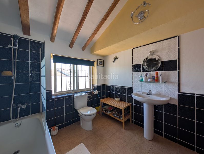 Foto ff60b6c0-10ed-46b6-911b-9cba33f0824d. Casa amb calefacció a Loja