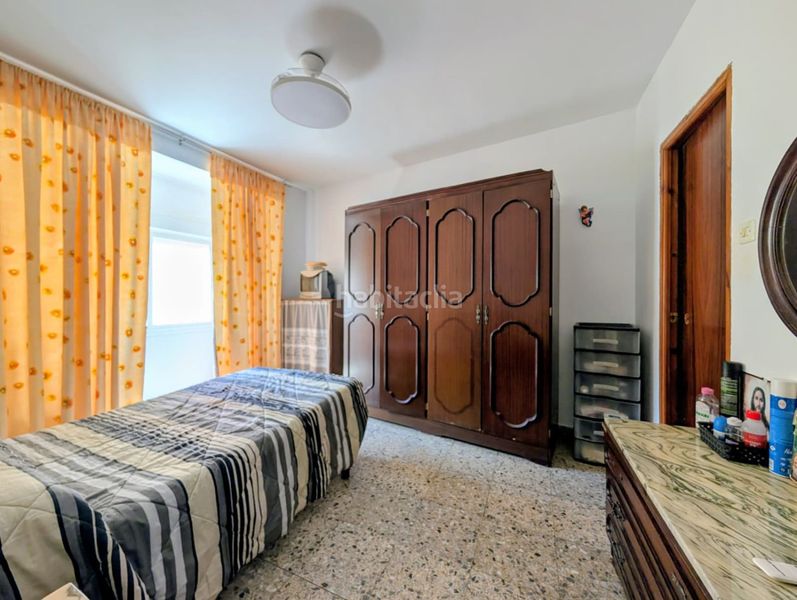 Foto c1d3a988-94ce-41e6-8d13-f37e8602f963. Casa a Loja