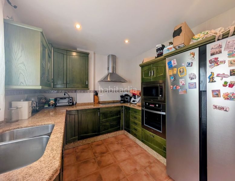 Foto ad173025-be69-457e-a6ec-21b0a108adfc. Casa adossada amb calefacció aparcament a Loja