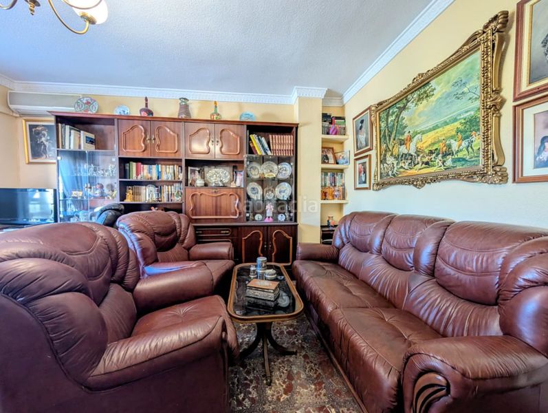 Foto 4812aa59-3f80-4977-abfa-6fee9b44b717. Flat with parking in Loja