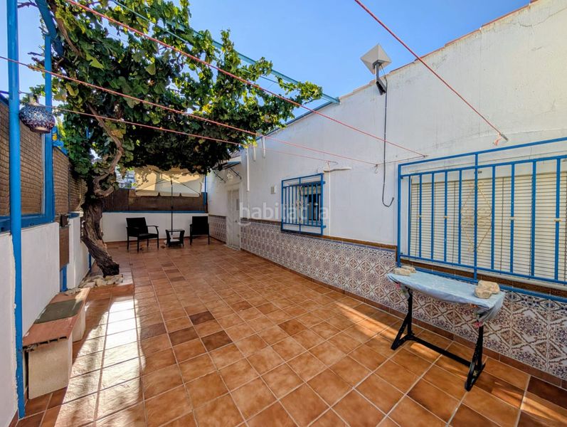 Foto 223ad5a5-62a8-49cf-83b8-f0667117ecf0. Casa amb aparcament a Loja