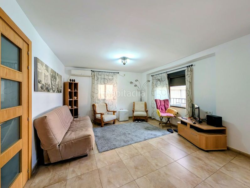 Foto 8791ba38-9a7e-4bd5-b877-11006d05cc0d. Flat with heating in Loja