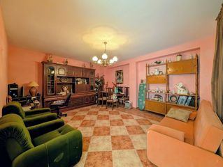 Maison à Loja. Casa en venta en centro, 3 dormitorios.