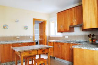 Casa a Loja. Casa en venta en paseo público, 4 dormitorios.