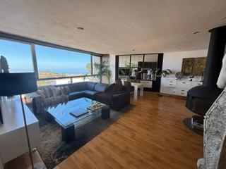 Maison à Tafira. Chalet adosado en monte luz con 4 plantas y vistas al mar