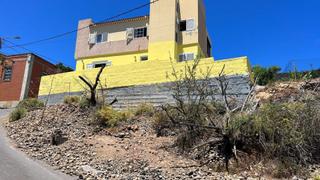 Casa a Cardones. Vivienda unifamiliar independiente con terreno  en venta en card