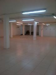 Affitto Locale commerciale  Carrer de santa llcia. Gran al costat mercadona