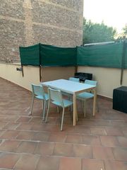 Miete Etagenwohnung  Carrer de sant carles. Pis en llogu una habitacio al centre d´igualada amb una gran ter
