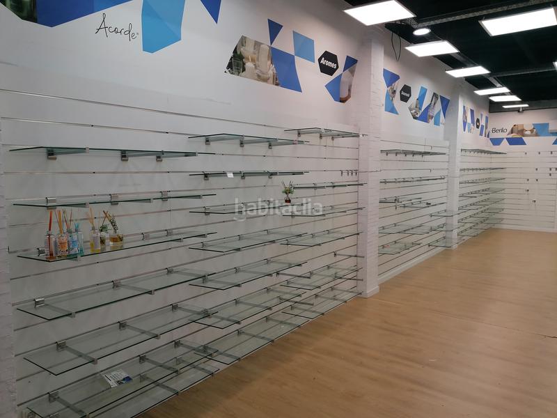 Foto bfa09a7b-75bb-480a-b371-63eebf3cb9d7. Alquiler local comercial local de 200 metros en zona comercial en Igualada