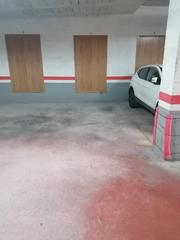 Parking voiture  Carrer de roca. Plaça de parquin amb traster inclos