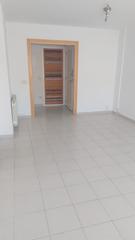 Location Appartement  Carrer de santa caterina. Pis de 3 habitacions  amb traster de 100 metres
