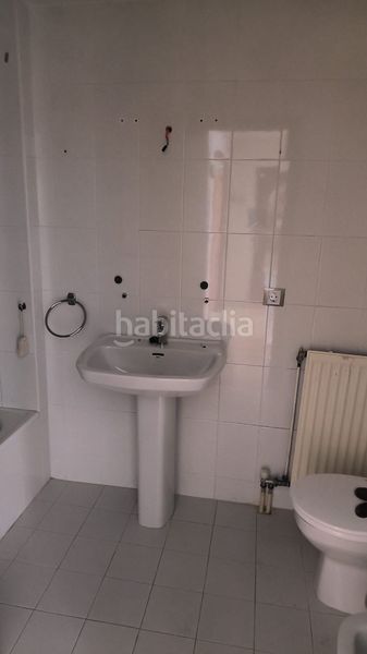 Foto 43547bd2-0b9b-435c-abb9-8b15496e85fe. Pis amb calefacció aparcament a Llevant Igualada