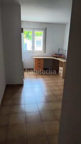 Foto f15155ec-e2f9-4e53-a7b0-8fe70144c5e3. Pis amb calefacció aparcament a Llevant Igualada