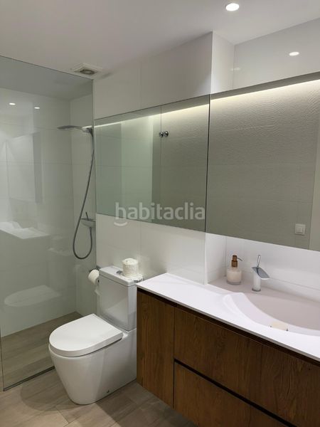 Foto fba35dd0-2edc-41b0-886d-66673f25cd6a. Pis amb xemeneia calefacció a Poble Sec Igualada