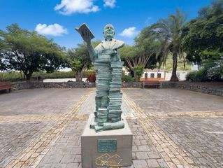 Pis  Calle el ciprés 4. Se vende piso con balcón, patio privativo y margen real de reval