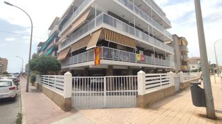 Pis en Calle huesca 17. Amplio piso en gran playa
