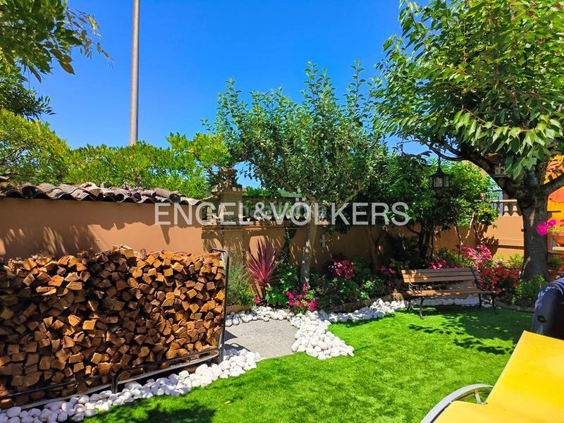 Foto e598695c-ad90-4c3f-b077-b11d2b42f774. Casa a schiera con riscaldamento piscina in O Carril Vilagarcía de Arousa