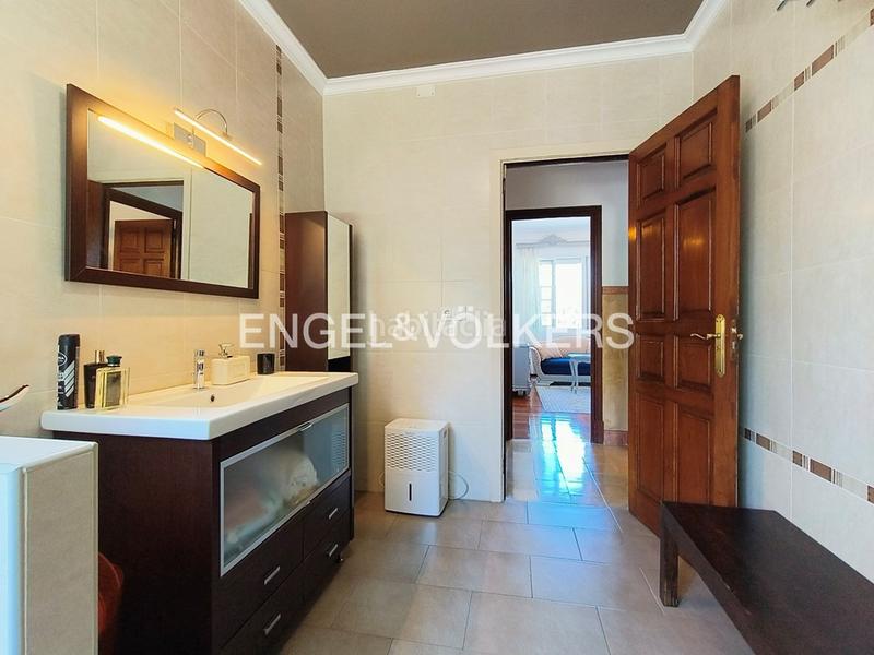 Foto e8989d9f-de8c-4c0e-b70b-a18d7653a2ca. Casa a schiera con riscaldamento piscina in O Carril Vilagarcía de Arousa