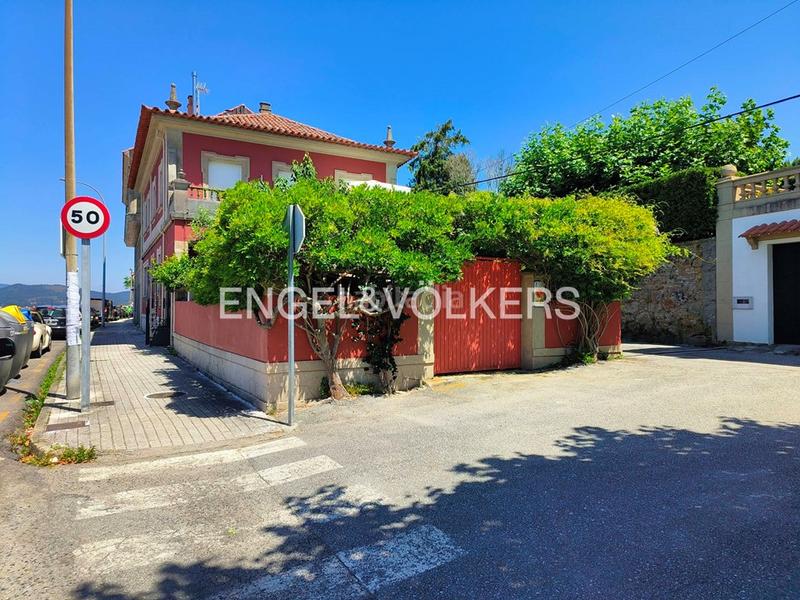 Foto f7bc4017-8c28-4ba0-93a0-7fbcef153a1d. Casa a schiera con riscaldamento piscina in O Carril Vilagarcía de Arousa
