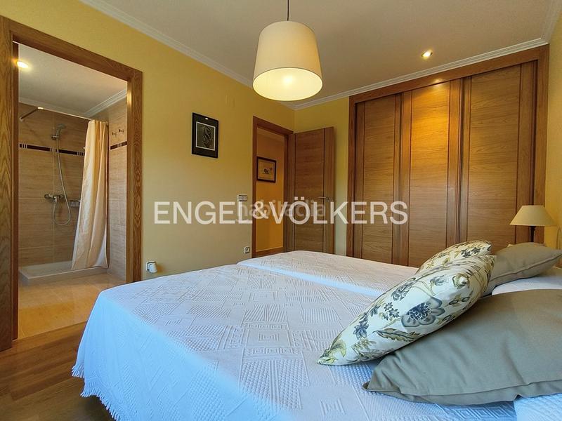 Foto 08267345-c37b-4df7-a09c-dc2c3ed6e396. Apartament amb calefacció aparcament a Noalla Sanxenxo