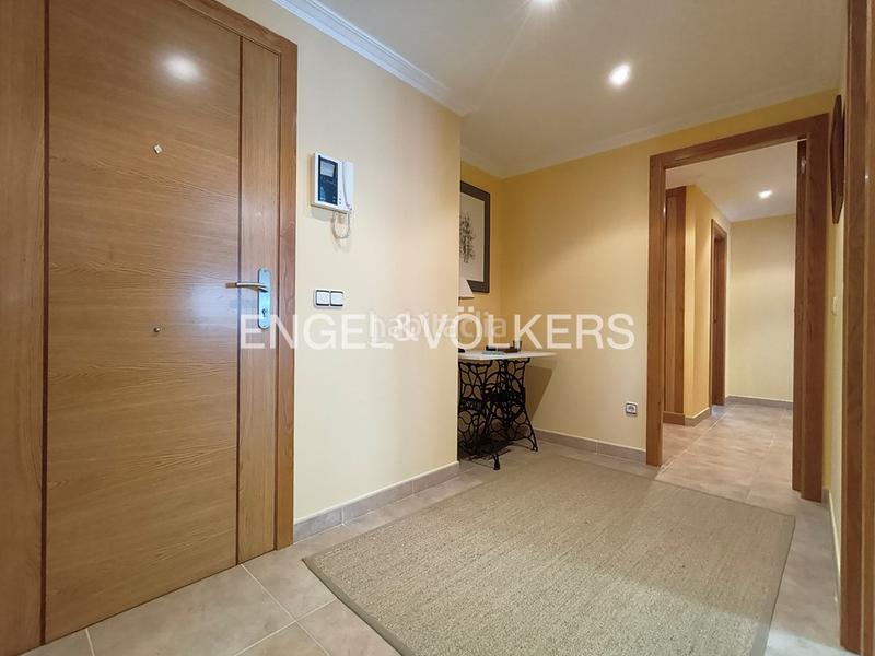 Foto 32249e64-e32b-4238-9cb3-2c10f7ab0e64. Apartament amb calefacció aparcament a Noalla Sanxenxo