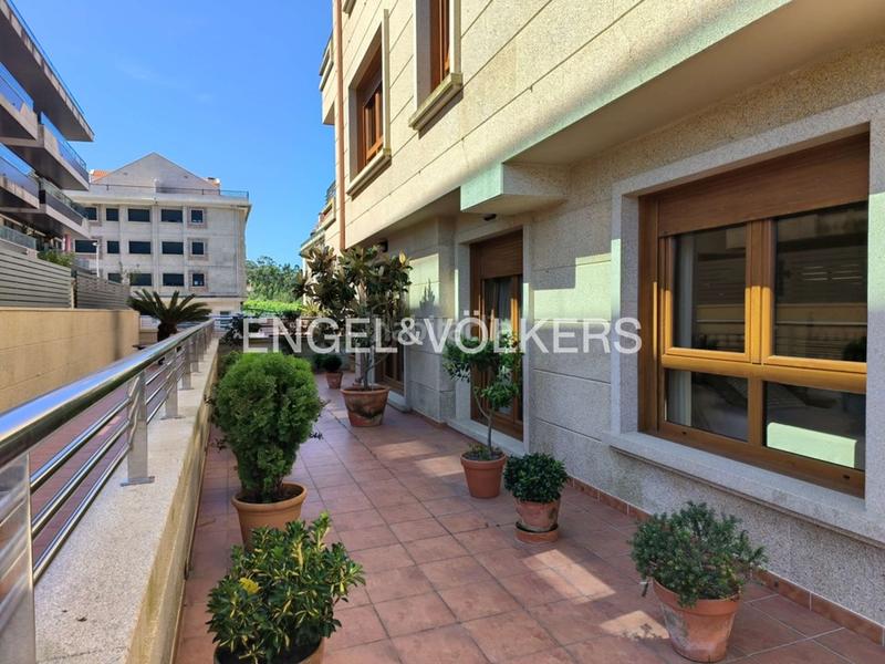 Foto 54b1a14d-f6d9-41e5-8ca6-f554a199ad26. Apartament amb calefacció aparcament a Noalla Sanxenxo